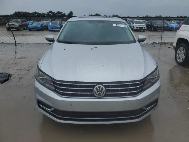 2016 VOLKSWAGEN PASSAT SE  