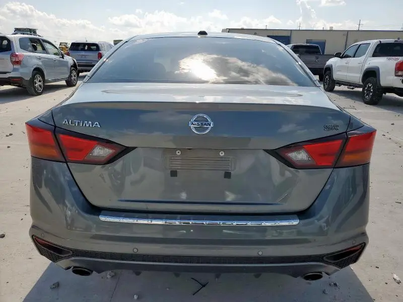 2022 NISSAN ALTIMA SR  