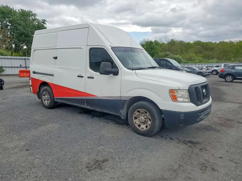 2015 NISSAN NV 2500  