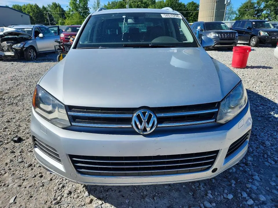 2014 VOLKSWAGEN TOUAREG V6  