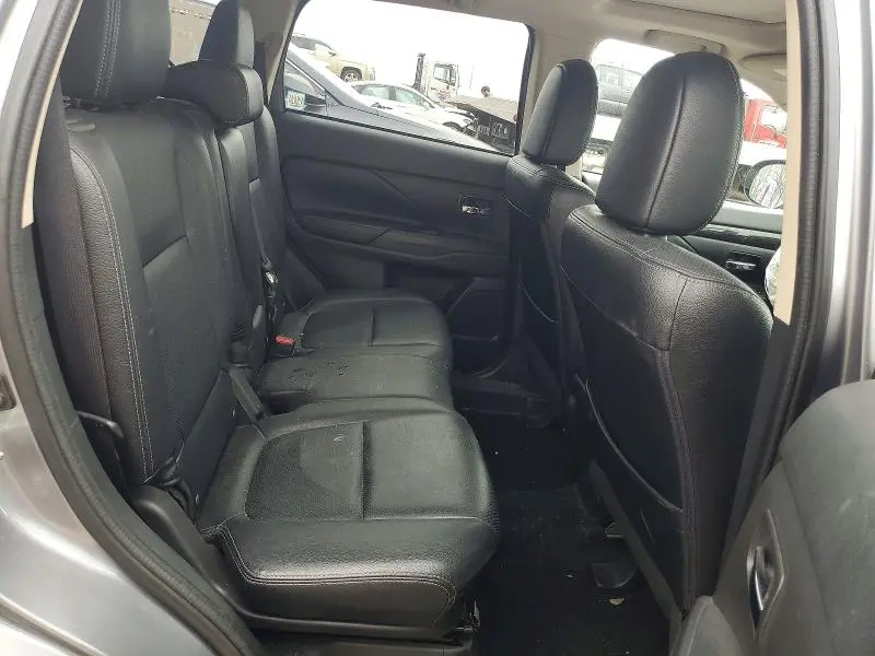 2016 MITSUBISHI OUTLANDER SE  