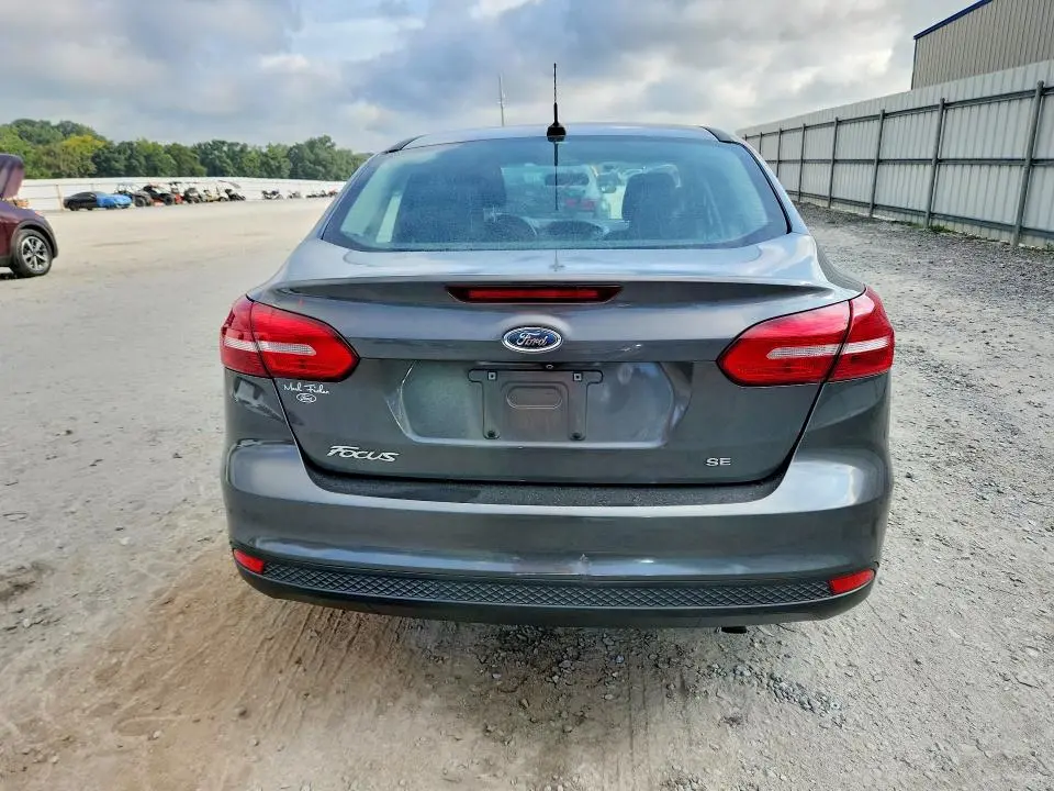 2017 FORD FOCUS SE  