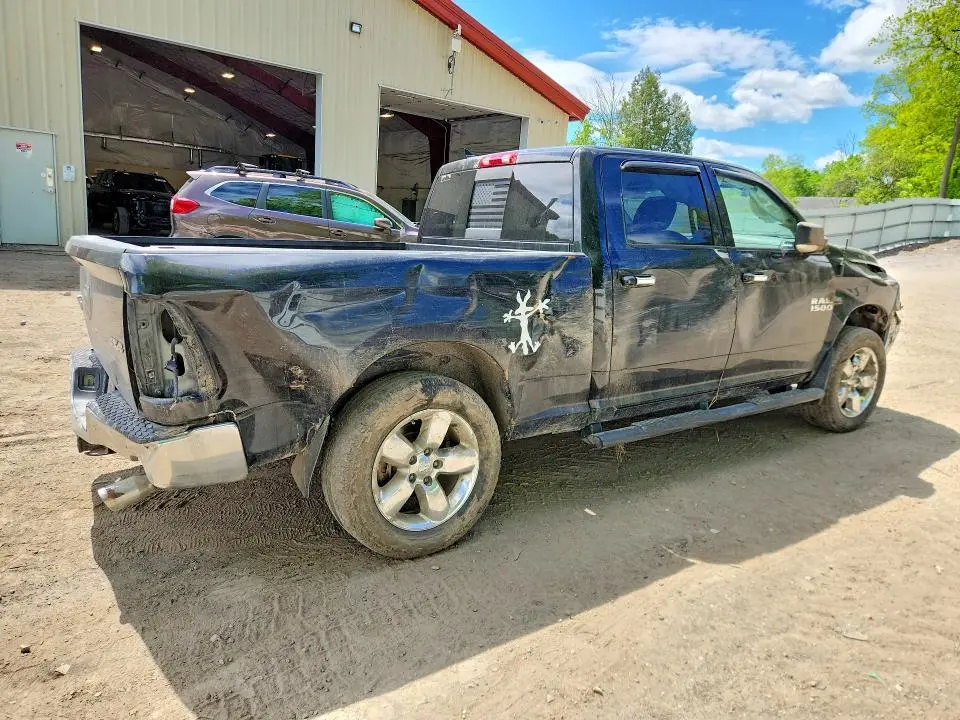 2016 RAM 1500 SLT  