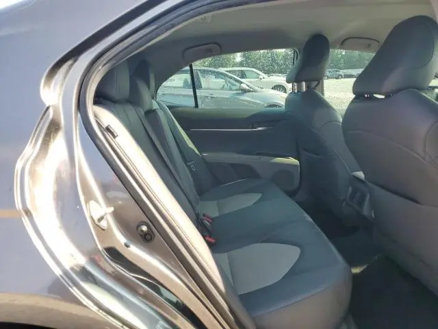 2020 TOYOTA CAMRY XLE  