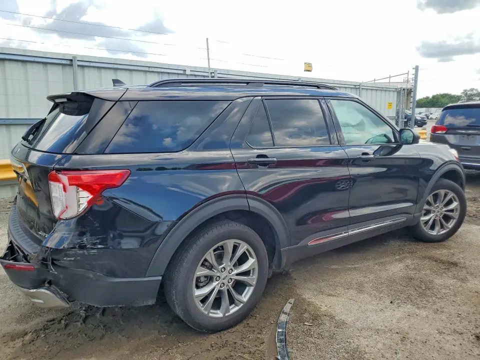 2021 FORD EXPLORER XLT  