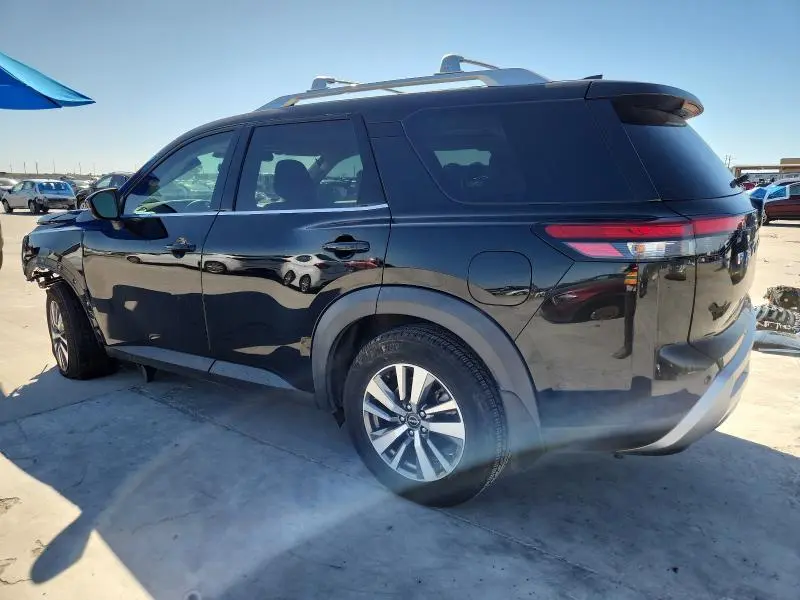 2022 NISSAN PATHFINDER SL  