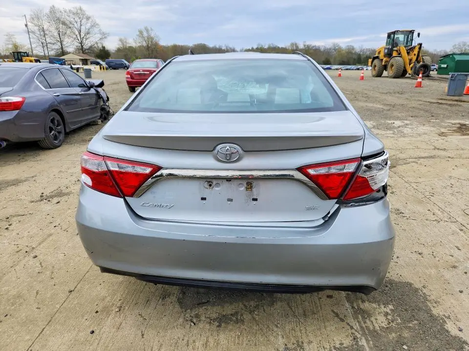 2017 TOYOTA CAMRY SE  