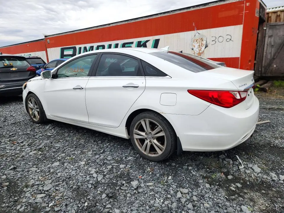 2011 HYUNDAI SONATA SE  
