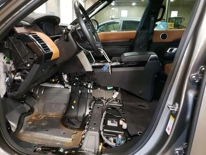 2020 LAND ROVER DISCOVERY HSE LUXURY  