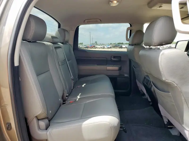 2010 TOYOTA TUNDRA CREWMAX SR5  