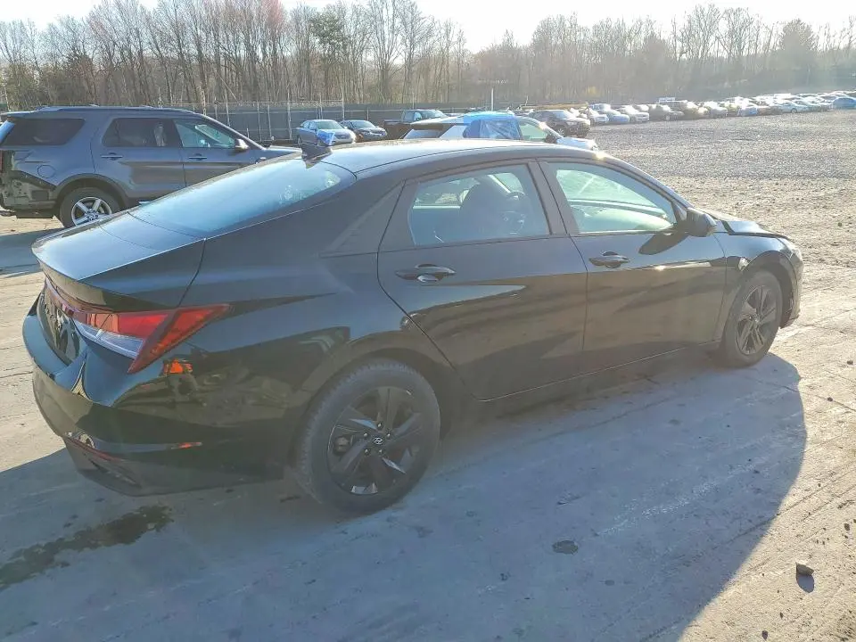 2021 HYUNDAI ELANTRA SEL  