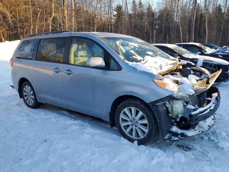 2017 TOYOTA SIENNA LE  