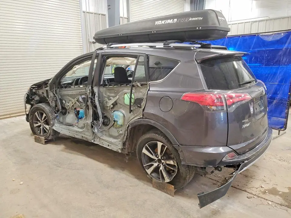 2017 TOYOTA RAV4 XLE  