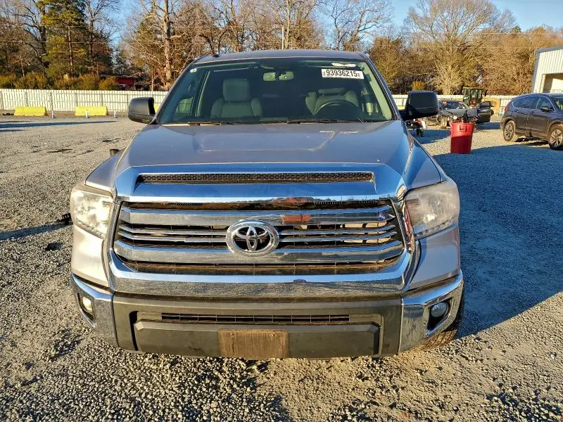 2016 TOYOTA TUNDRA CREWMAX SR5  