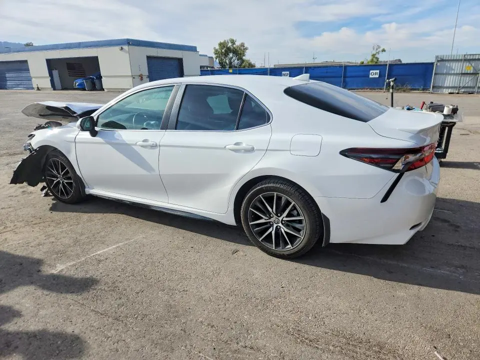 2022 TOYOTA CAMRY SE  