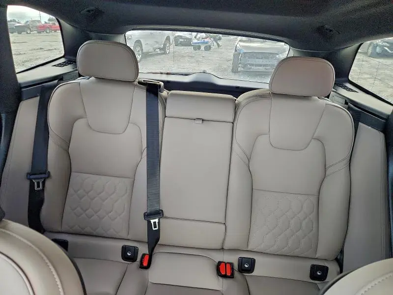 2026 VOLVO XC60 PLUS  