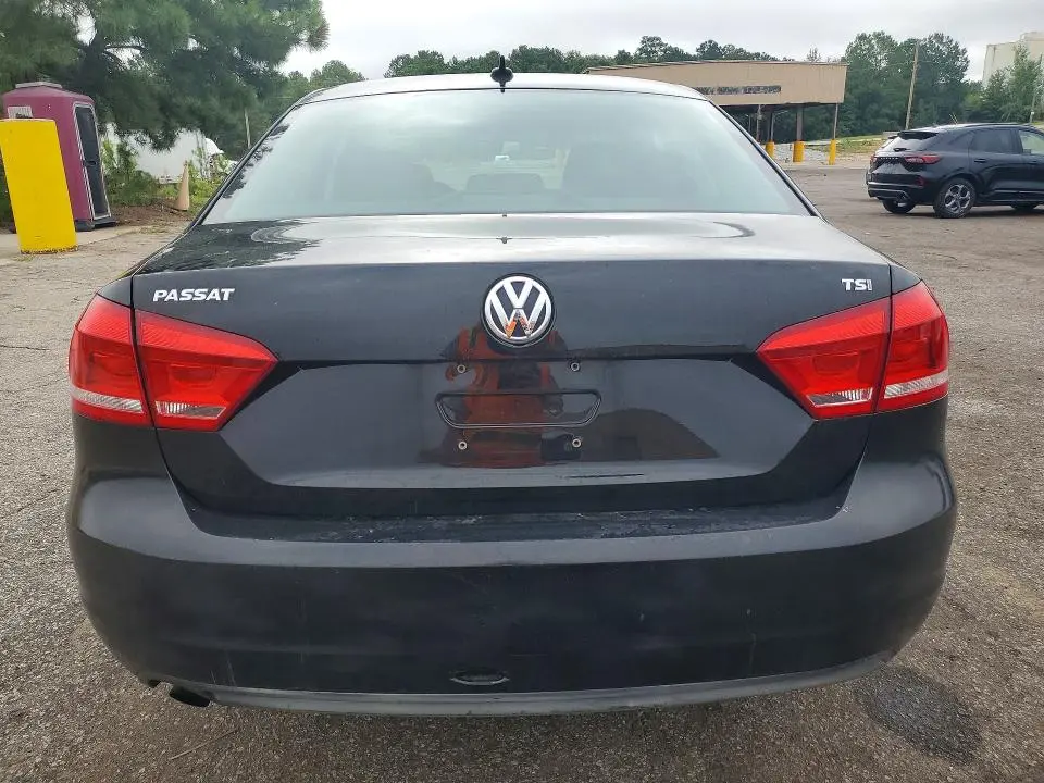 2015 VOLKSWAGEN PASSAT S  