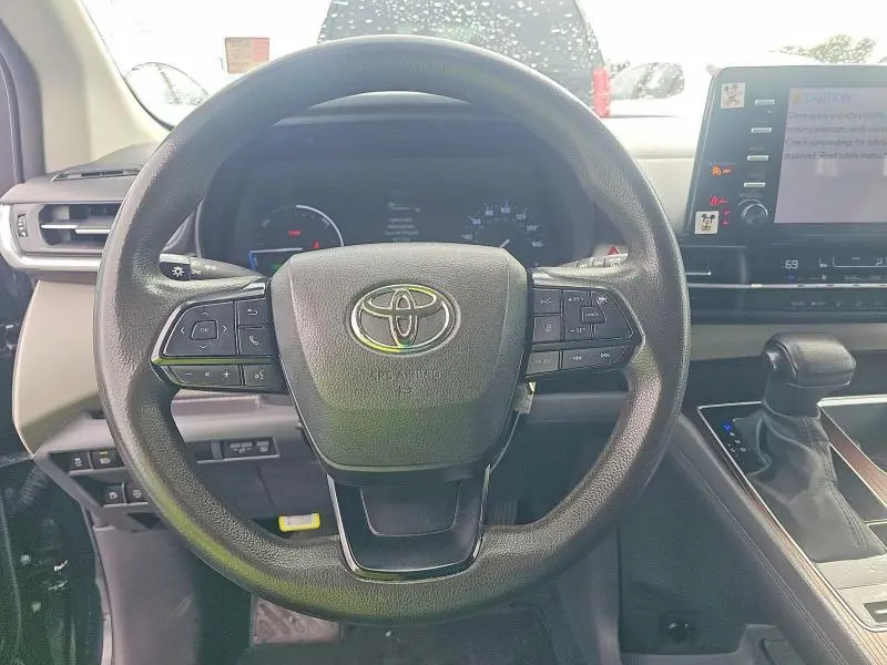 2023 TOYOTA SIENNA LE 8-PASSENGER  