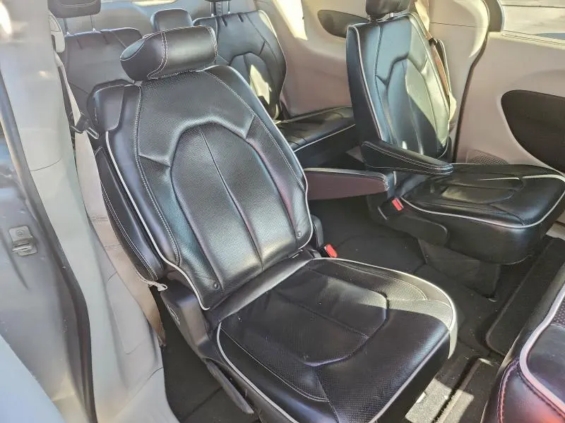 2021 CHRYSLER PACIFICA LIMITED  