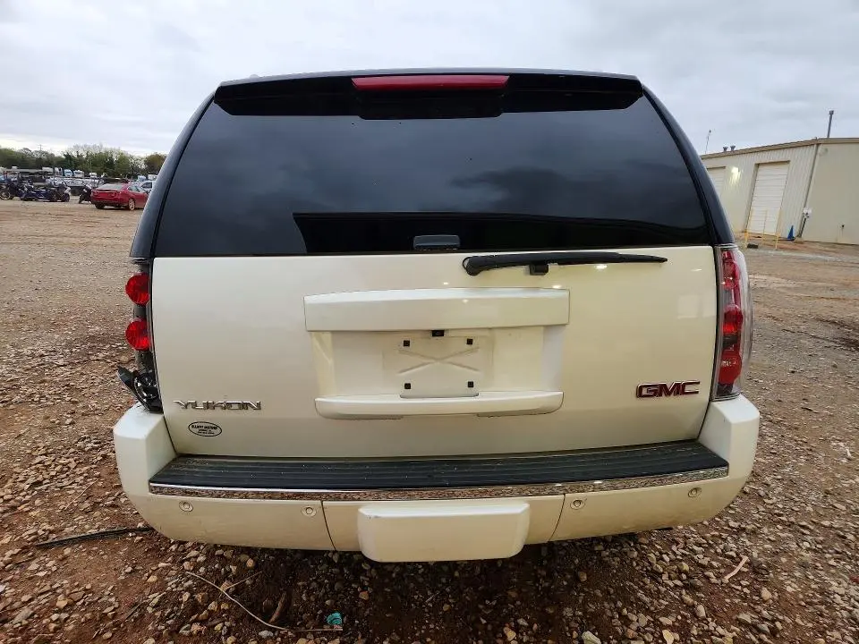 2013 GMC YUKON DENALI  
