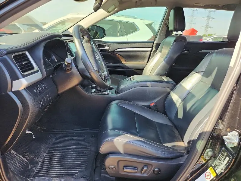 2019 TOYOTA HIGHLANDER XLE  
