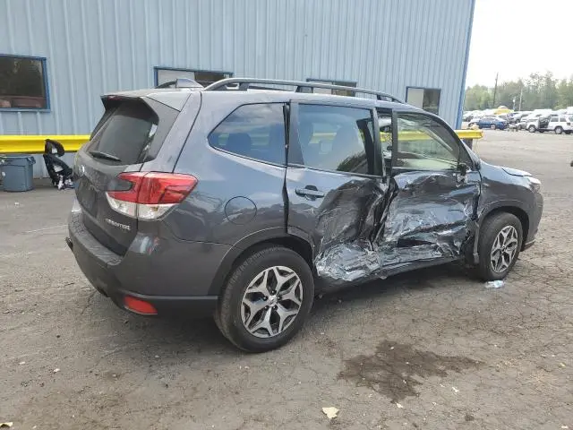 2023 SUBARU FORESTER PREMIUM  