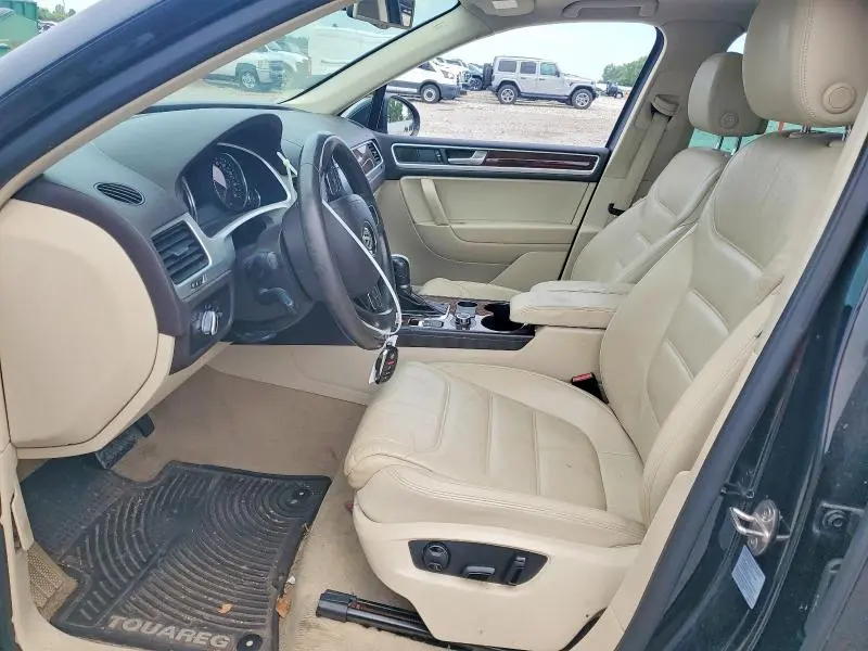 2014 VOLKSWAGEN TOUAREG V6  