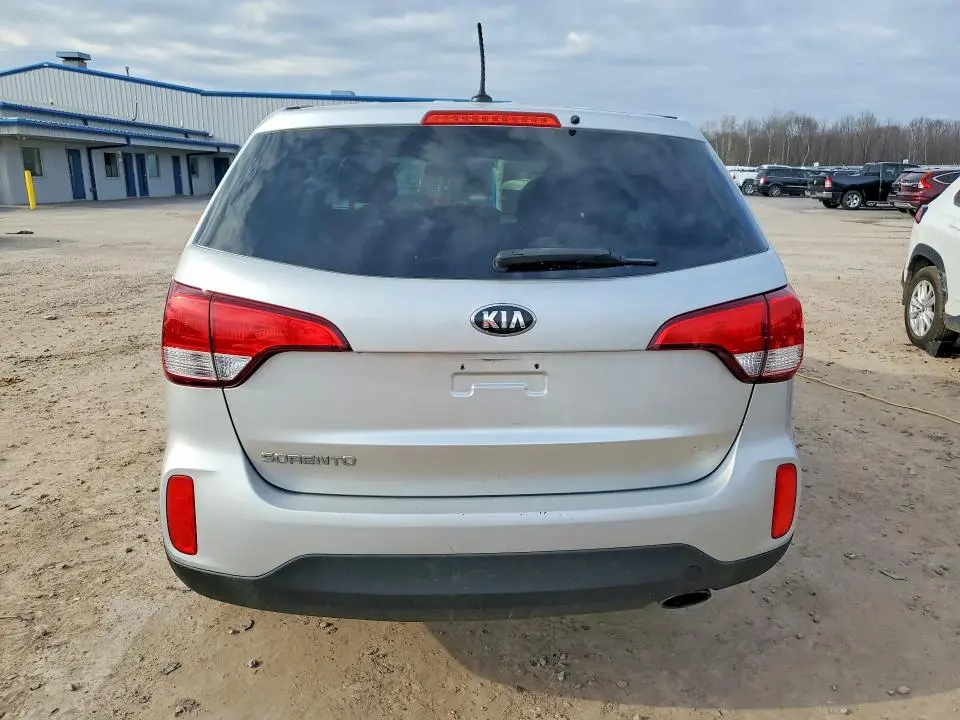 2015 KIA SORENTO LX  