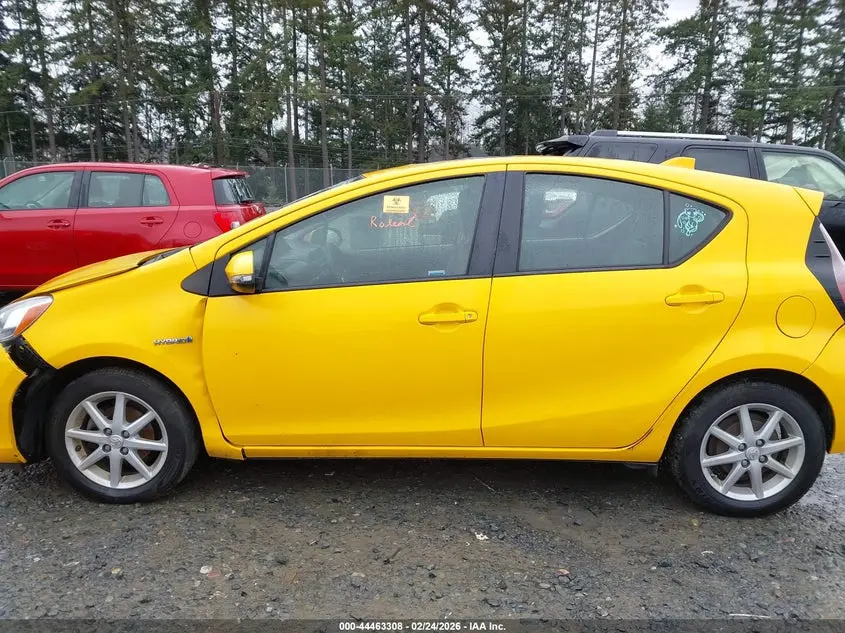 2015 TOYOTA PRIUS C FOUR