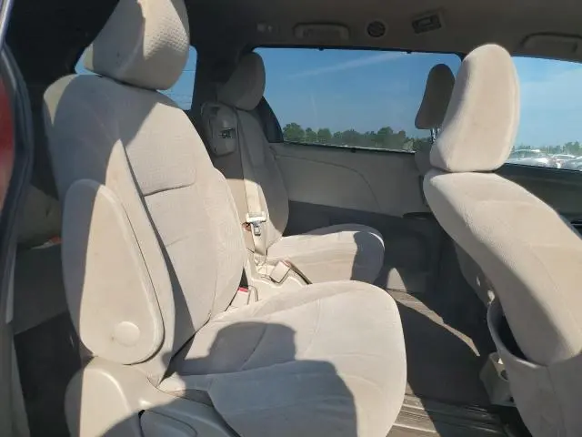 2015 TOYOTA SIENNA LE  