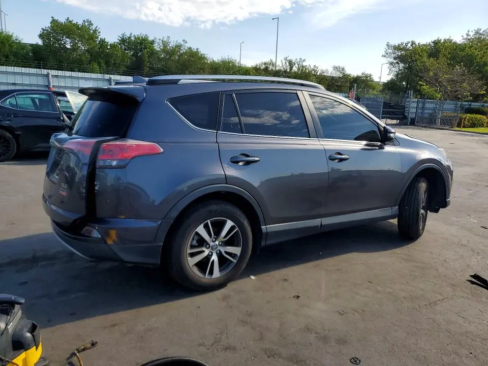 2018 TOYOTA RAV4 XLE  