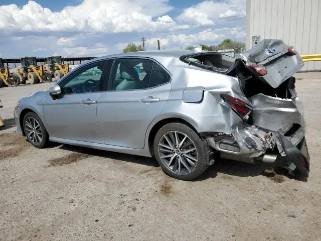 2023 TOYOTA CAMRY XLE  