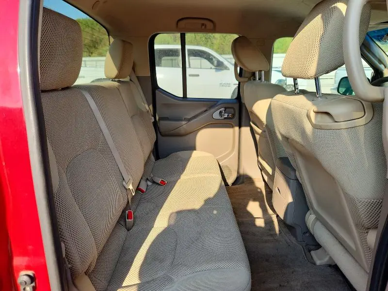 2010 NISSAN FRONTIER SE V6  