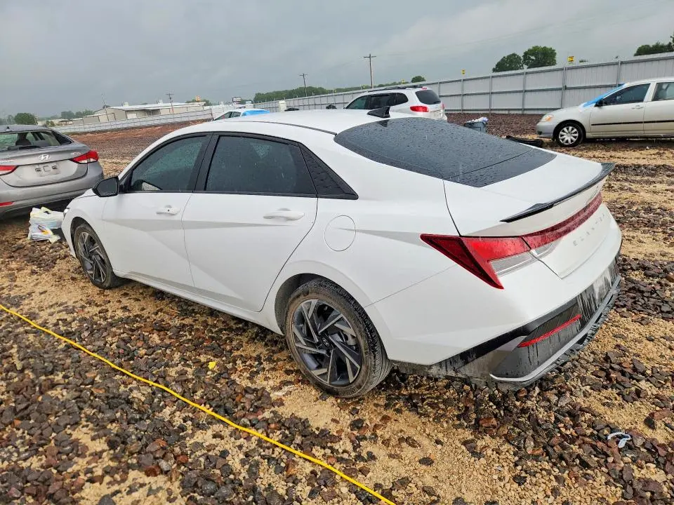 2025 HYUNDAI ELANTRA SEL SPORT  
