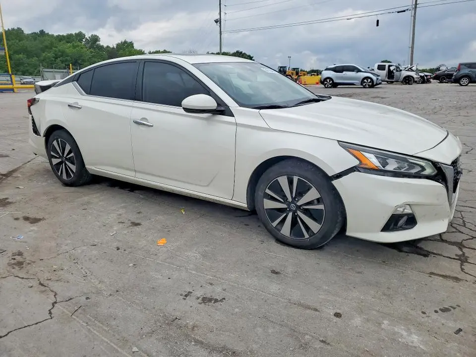 2019 NISSAN ALTIMA SV  