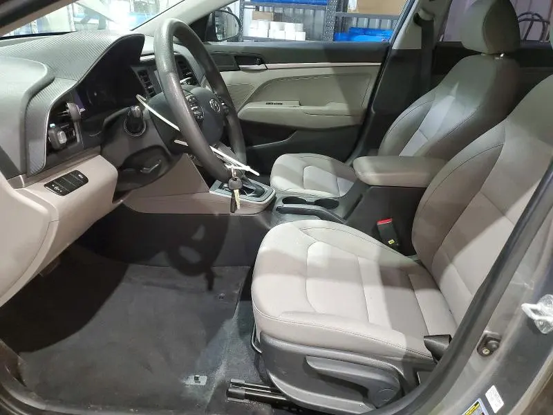 2019 HYUNDAI ELANTRA SE  
