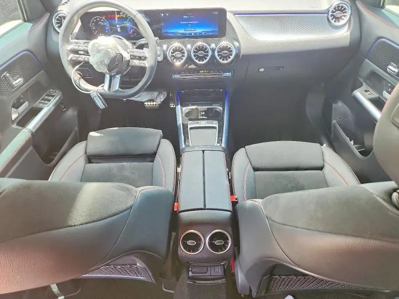 2025 MERCEDES-BENZ GLA 250  
