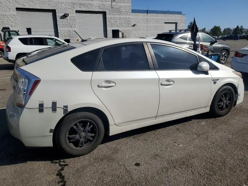 2010 TOYOTA PRIUS III  