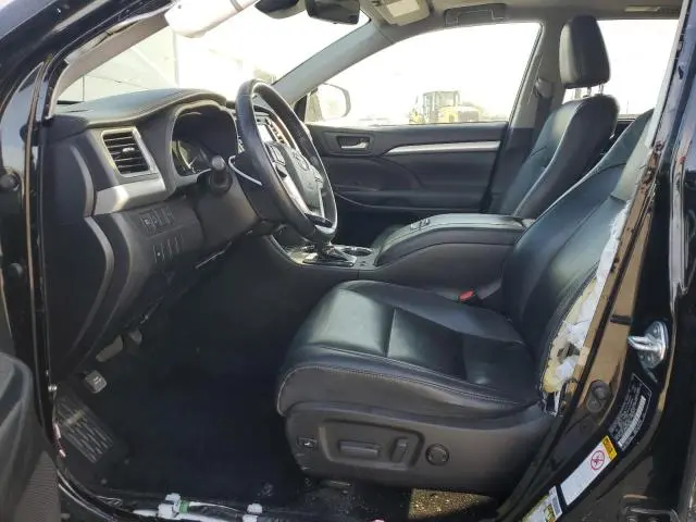 2019 TOYOTA HIGHLANDER SE  