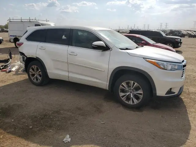 2016 TOYOTA HIGHLANDER LE  