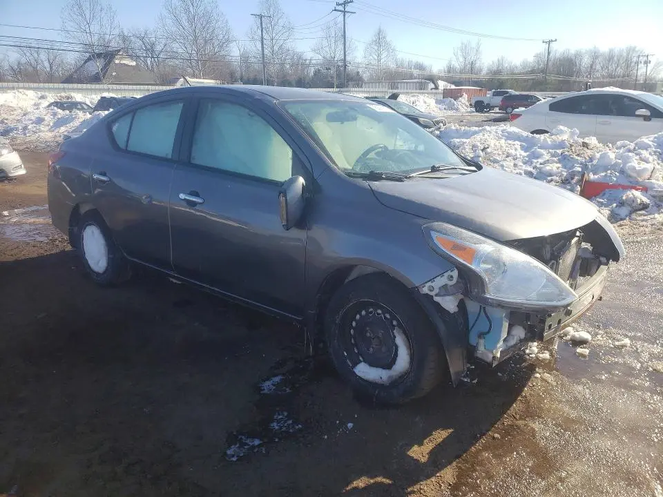 2017 NISSAN VERSA S  