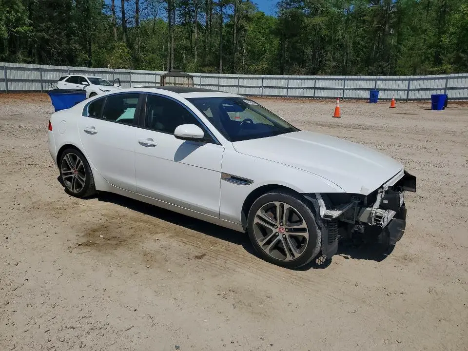 2017 JAGUAR XE PREMIUM  