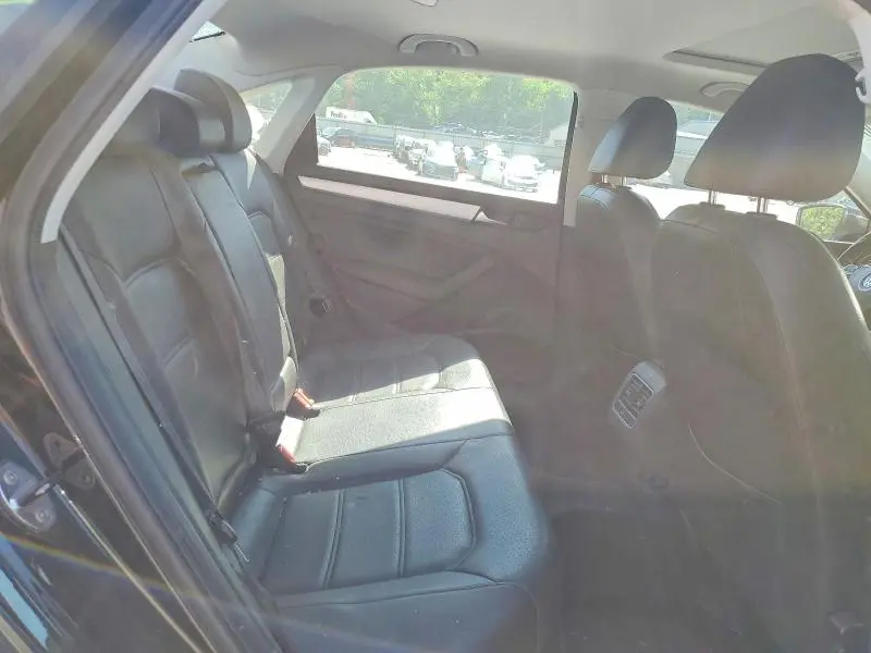 2013 VOLKSWAGEN PASSAT SE  