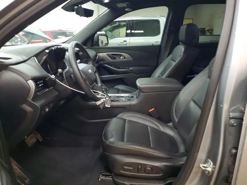 2023 CHEVROLET TRAVERSE LT  