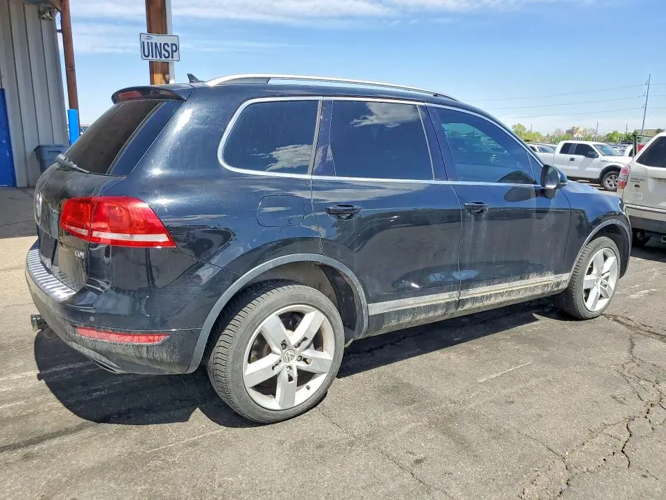 2012 VOLKSWAGEN TOUAREG V6 TDI  