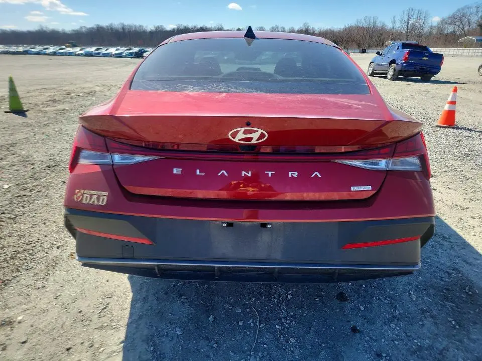 2025 HYUNDAI ELANTRA BLUE  