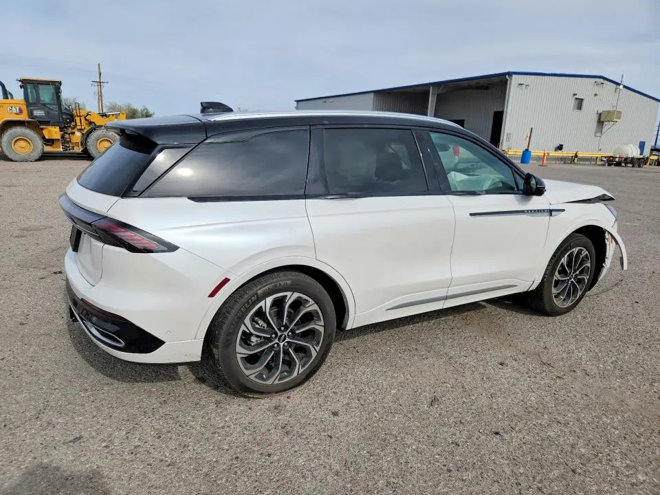 2024 LINCOLN NAUTILUS RESERVE  