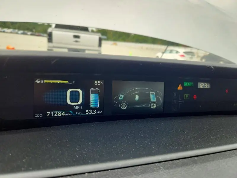 2022 TOYOTA PRIUS LE  