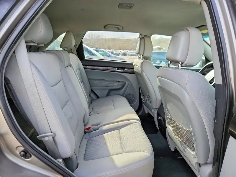 2011 KIA SORENTO LX  
