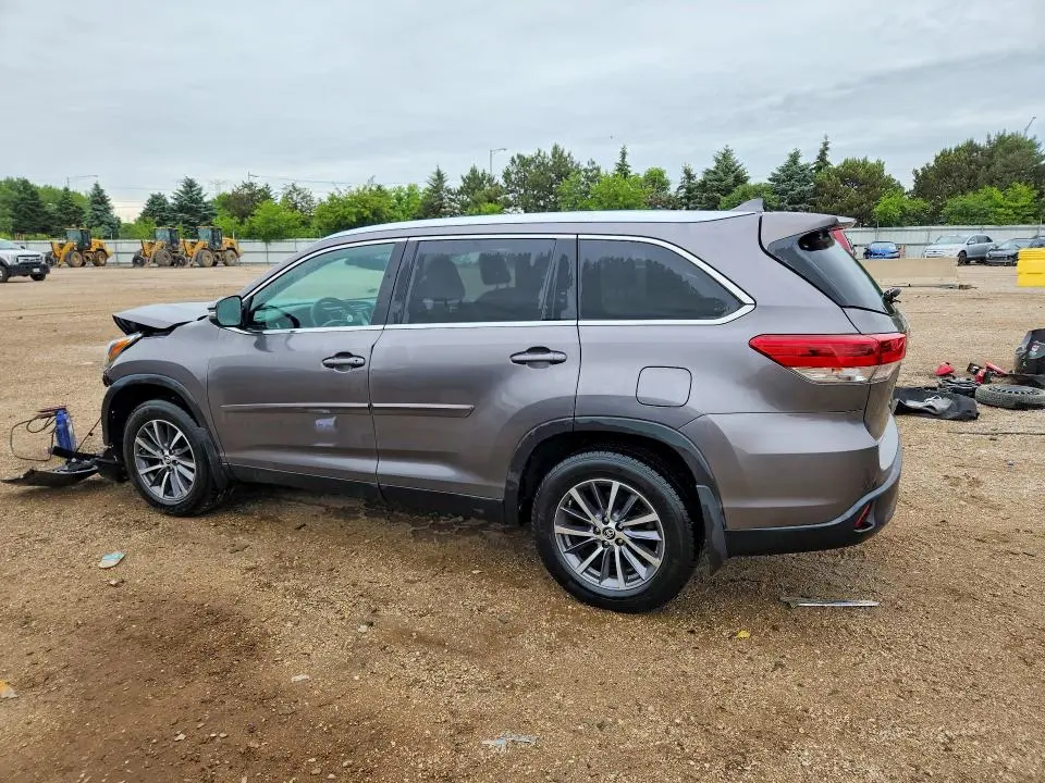2019 TOYOTA HIGHLANDER XLE  